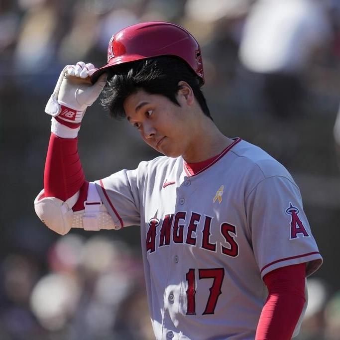 Say cheese: Ohtani body double finds way into Angels' team photo